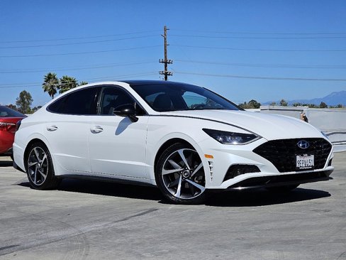 Used 2021 Hyundai Sonata SEL Plus w/ Tech Package image 3