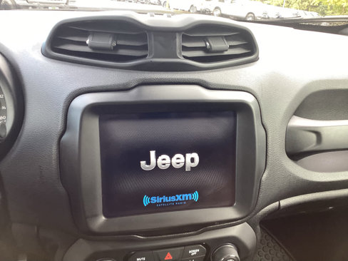 Used 2021 Jeep Renegade Trailhawk w/ Trailer Tow Group image 17