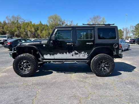 Used 2018 Jeep Wrangler Unlimited Sport w/ Connectivity Group image 9