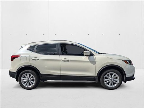 Used 2019 Nissan Rogue Sport SV w/ Technology Package image 4