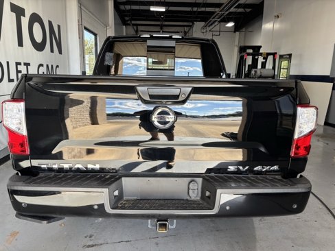 Used 2022 Nissan Titan SV w/ SV Convenience Package image 20