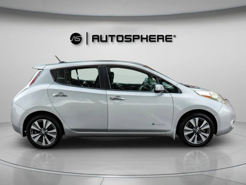 Used 2016 Nissan Leaf SL w/ Premium Package image 10