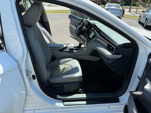 Used 2019 Toyota Camry SE image 13