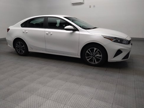 Used 2024 Kia Forte LXS image 11