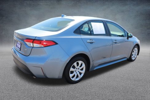 Used 2023 Toyota Corolla LE image 6