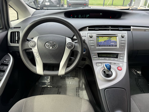 Used 2015 Toyota Prius Prime Advanced image 19