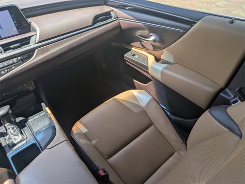Used 2019 Lexus ES 350 Luxury image 16