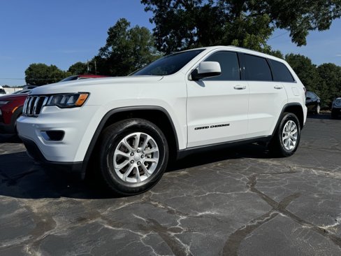 Used 2021 Jeep Grand Cherokee Laredo X image 1