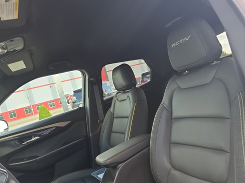 Used 2025 Chevrolet TrailBlazer ACTIV w/ Convenience Package image 12