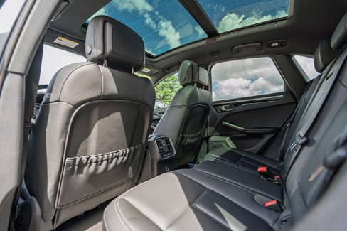 Certified 2023 Porsche Macan image 35