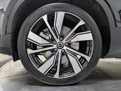 Used 2021 Volvo XC40 P8 Recharge w/ Advanced Package image 13