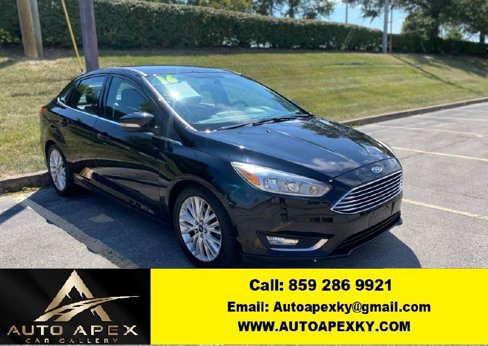 Used 2016 Ford Focus Titanium image 1