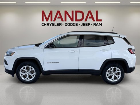 Certified 2024 Jeep Compass Latitude image 10