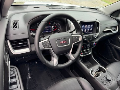 Used 2024 GMC Terrain SLT image 3