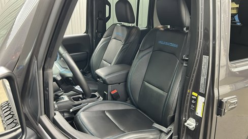 Used 2022 Jeep Wrangler Unlimited Rubicon 4xe w/ Cold Weather Group image 32
