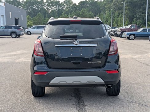 Used 2021 Buick Encore Preferred w/ Safety Package image 4