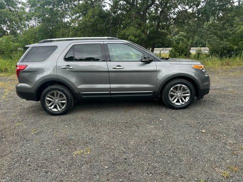 Used 2013 Ford Explorer XLT image 4