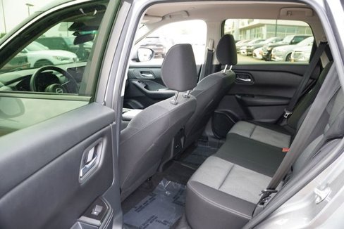 Used 2024 Nissan Rogue SV image 17