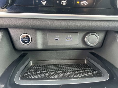 Used 2021 Nissan Rogue S image 24