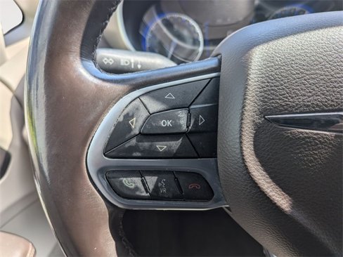 Used 2017 Chrysler Pacifica Touring-L image 13