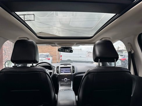 Used 2020 Ford Edge Titanium image 25