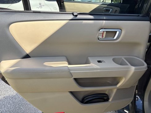 Used 2014 Honda Pilot Touring image 17