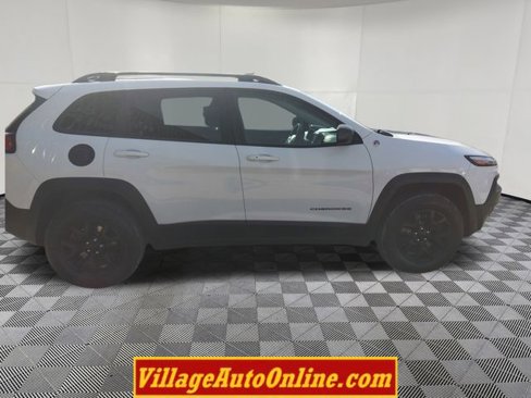 Used 2015 Jeep Cherokee Trailhawk w/ Comfort/Convenience Group image 13