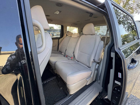 Used 2016 Kia Sedona LX w/ LX Convenience Package image 37