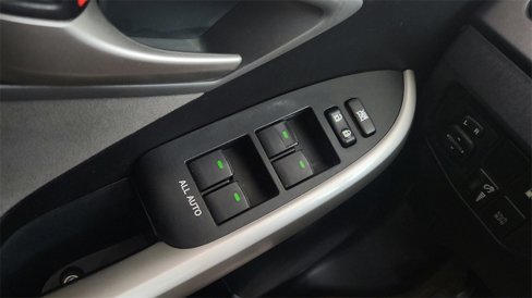 Used 2013 Toyota Prius Plug-In Hybrid image 21