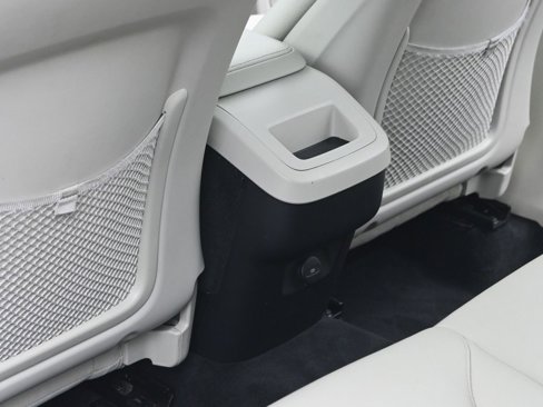 Certified 2022 Volvo XC60 B5 Momentum w/ Advanced Package image 30