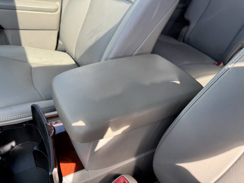 Used 2013 Toyota Highlander Limited image 24
