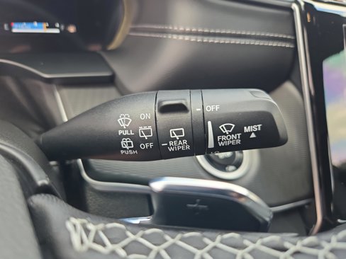 New 2025 Jeep Grand Cherokee L Laredo image 22