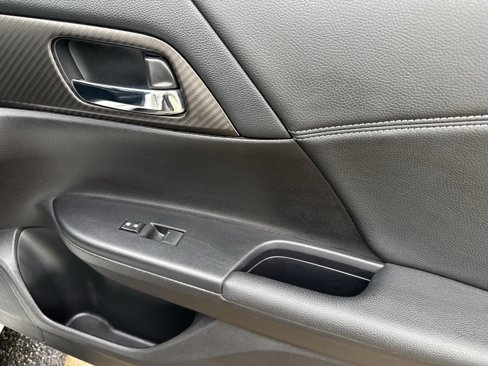 Used 2017 Honda Accord Sport image 44
