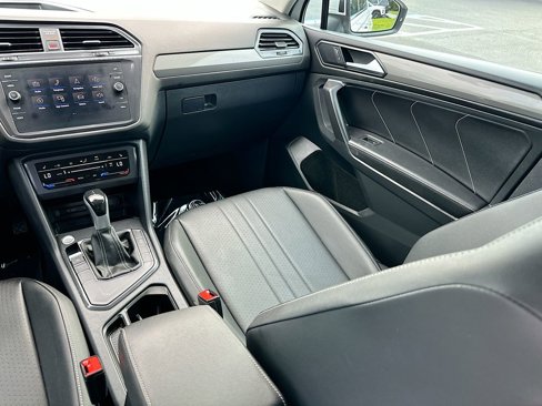Used 2023 Volkswagen Tiguan SE image 22