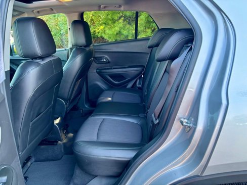 Used 2016 Chevrolet Trax LT w/ LT Sun and Sound Package image 16