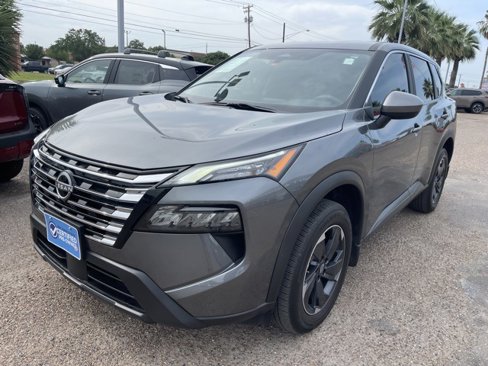 Used 2024 Nissan Rogue SV image 3