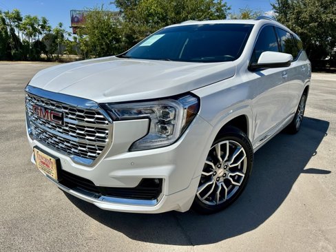 Used 2022 GMC Terrain Denali image 1