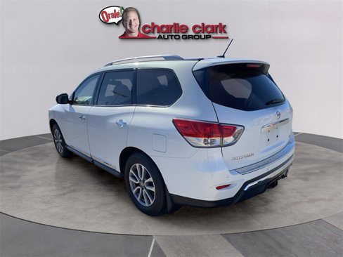 Used 2014 Nissan Pathfinder SL w/ Trailer Tow Package image 4