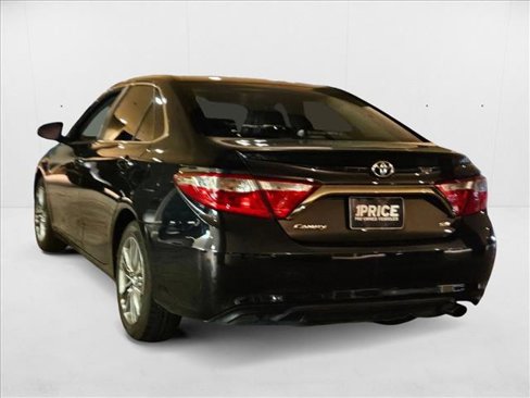 Used 2017 Toyota Camry SE w/ Moonroof Package image 7