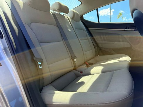 Used 2017 Hyundai Elantra SE image 12