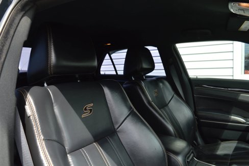 Used 2016 Chrysler 300 S image 18