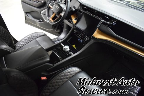Used 2024 Jeep Grand Cherokee Summit image 38
