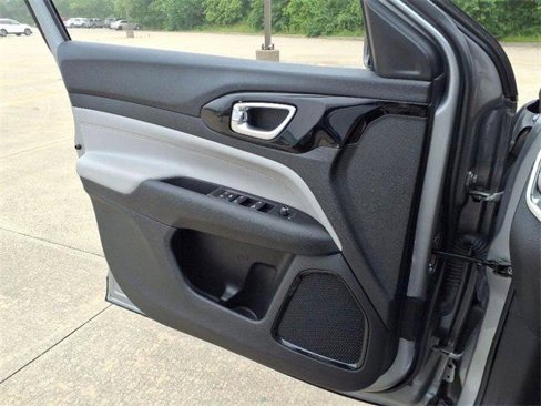 Used 2022 Jeep Compass Limited image 19