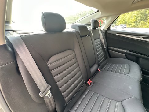 Used 2013 Ford Fusion SE image 30