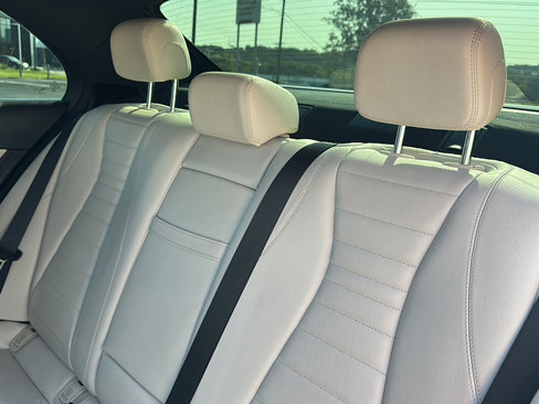 Used 2017 Mercedes-Benz E 300 4MATIC image 20