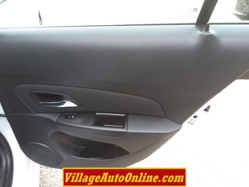 Used 2015 Chevrolet Cruze LT image 35