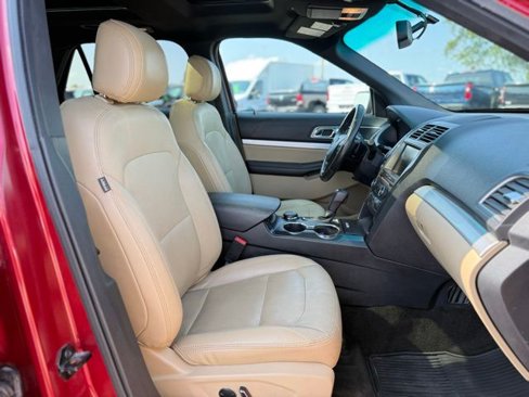 Used 2016 Ford Explorer XLT w/ Equipment Group 202A image 19