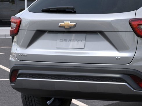 New 2025 Chevrolet Trax LT w/ Sunroof Package image 15