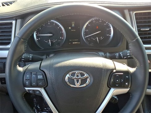 Used 2016 Toyota Highlander Limited image 20
