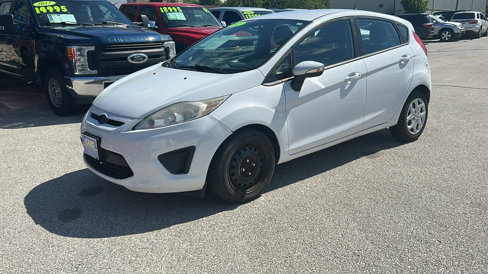 Used 2013 Ford Fiesta SE image 2